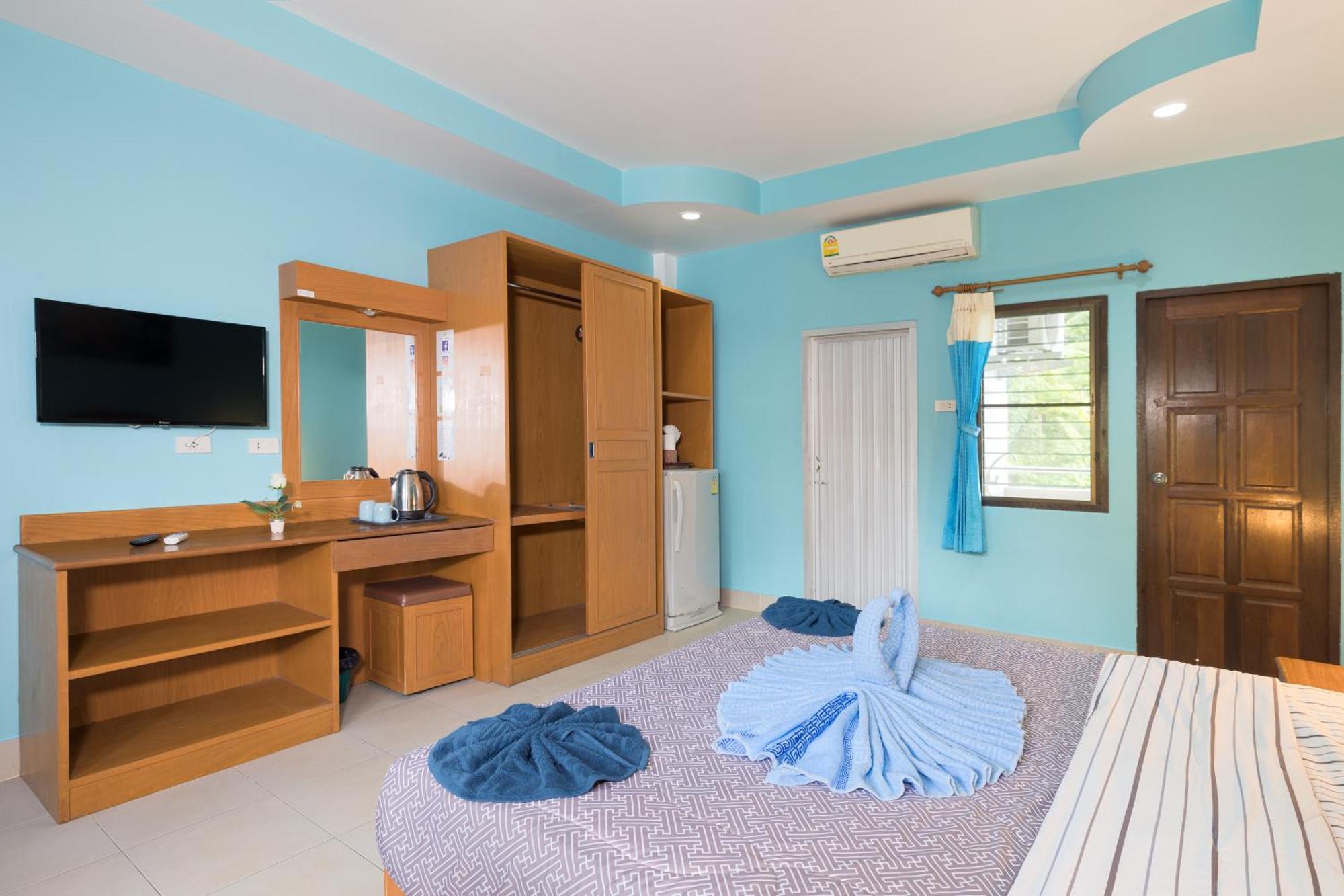 Готель Grand View Patong Екстер'єр фото