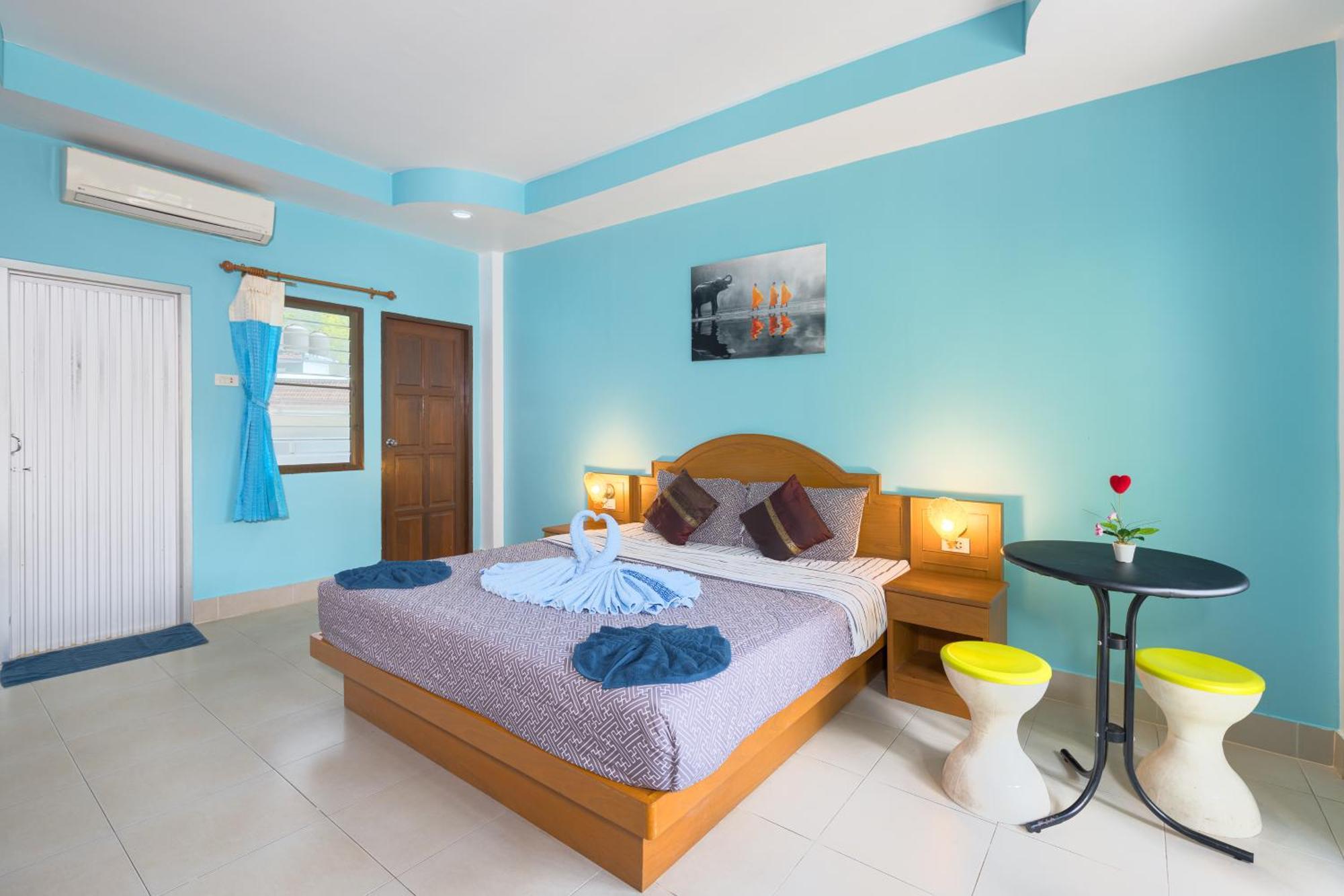 Готель Grand View Patong Екстер'єр фото