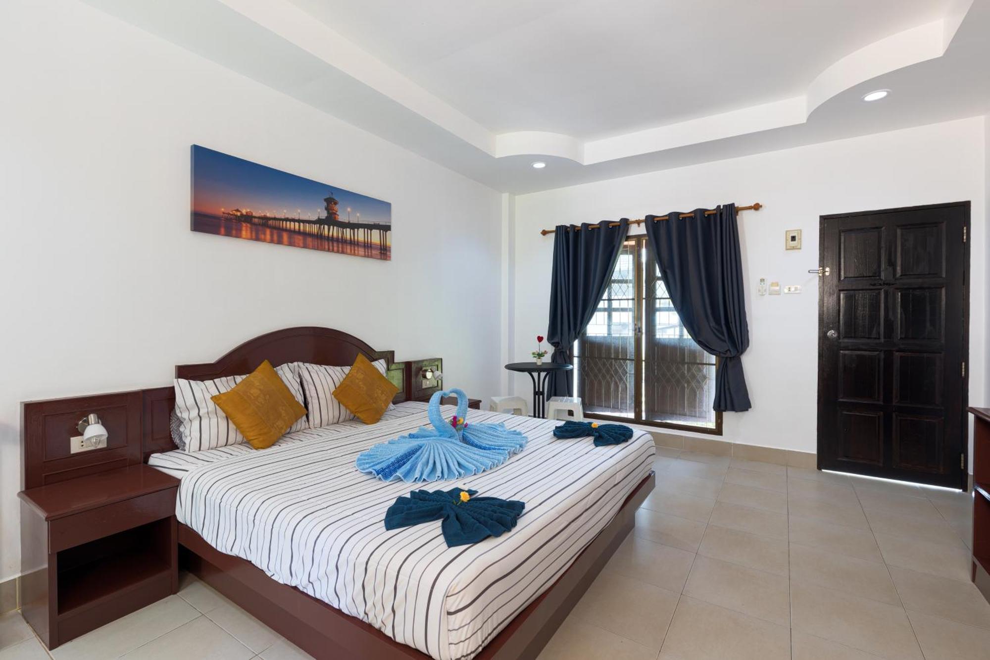 Готель Grand View Patong Екстер'єр фото