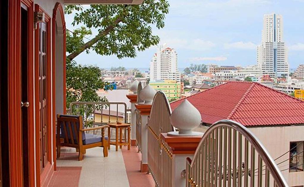 Готель Grand View Patong Екстер'єр фото