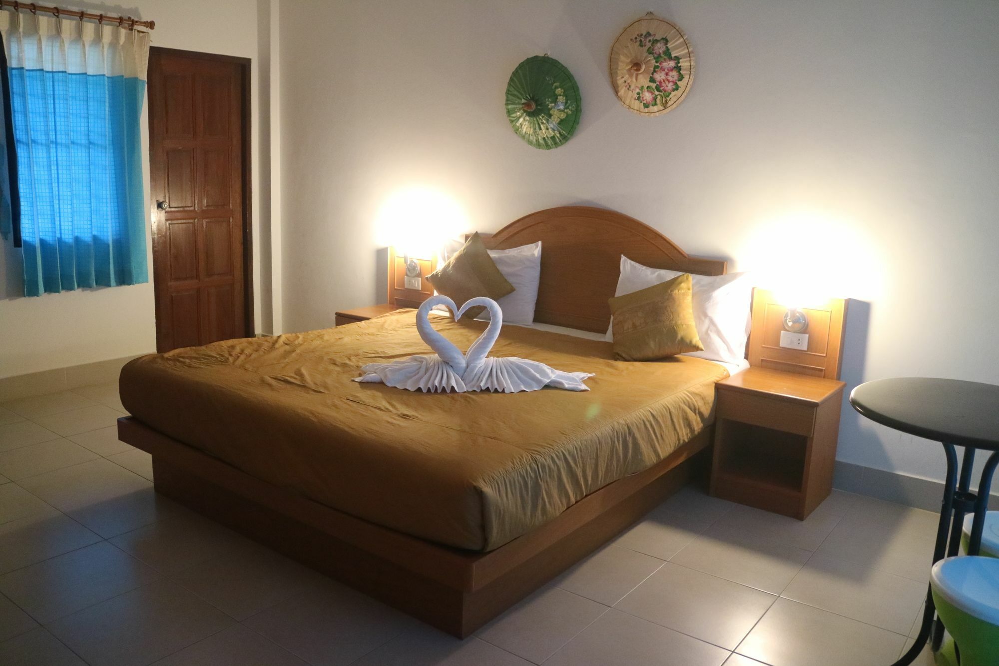 Готель Grand View Patong Екстер'єр фото